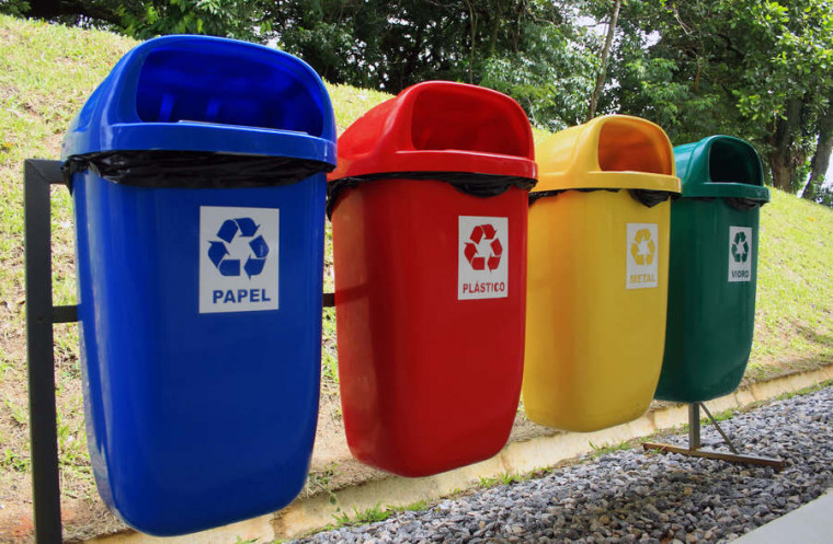 A ideia é separar o lixo reciclável durante a coleta