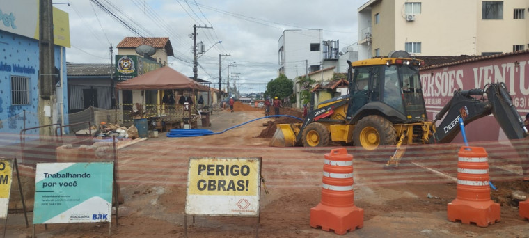 Rua Gonçalves Ledo interditada para obra da BRK.