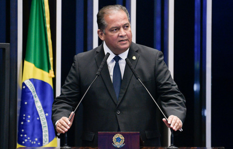 Senador Eduardo Gomes é o autor da proposta