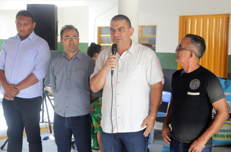 Gideon Soares destinou emendas impositivas para a revitalização de estradas