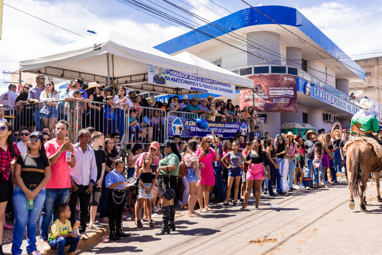População prestigiando a 33ª Cavalgada de Araguaína