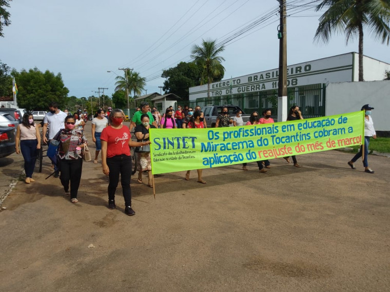 Protesto em frente à Prefeitura de Miracema do Tocantins