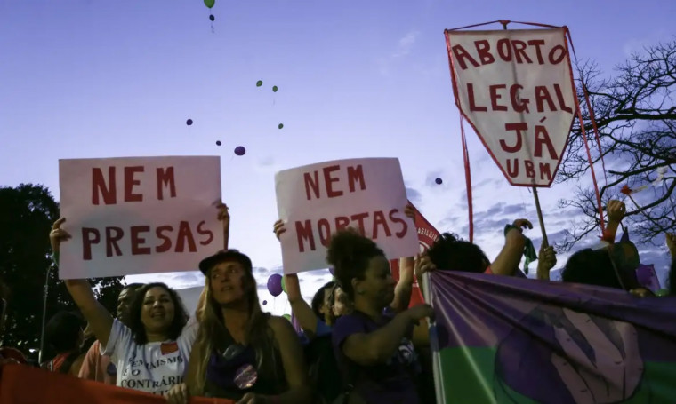 No Brasil, houve no ano passado um total de 2.687 casos de aborto legal