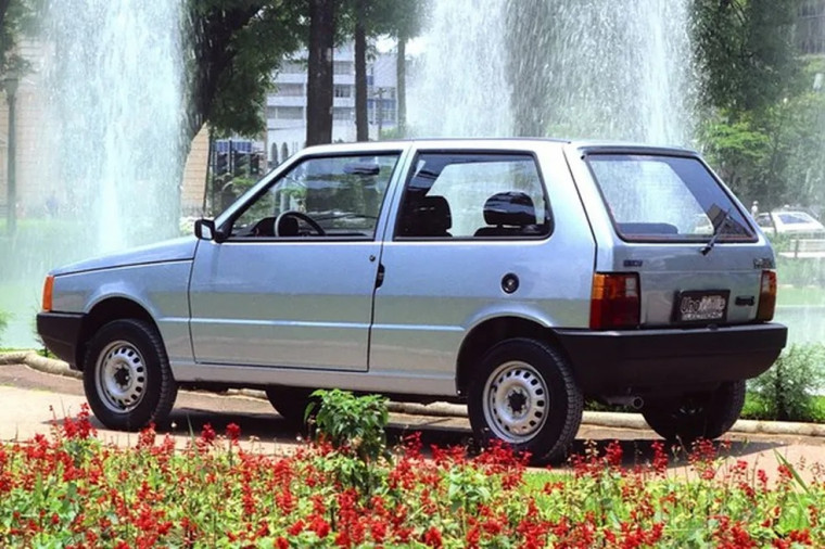 Fiat Uno é um dos veículos com mais de 20 anos de fabricação.