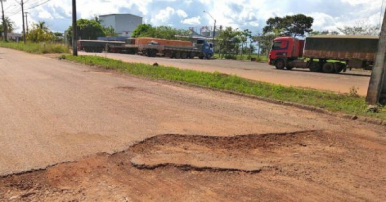 Rodovia do Distrito Agroindustrial está em condições precárias