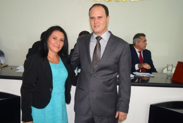 Prefeito Paulo Gomes e vice Eleny Araújo