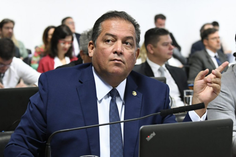 Eduardo Gomes migrou para o MDB apadrinhado por Renan Calheiros