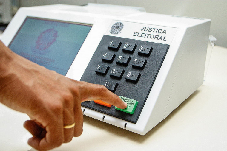 Urnas eletrônicas podem ser cedidas para processos eleitorais na comunidade.