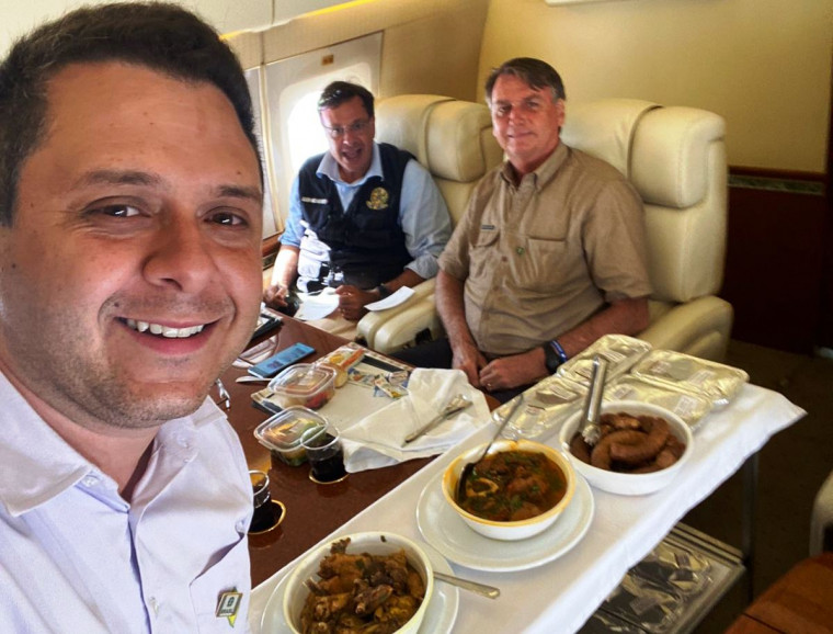 Comitiva presidencial almoçou chambari da Nova Feirinha