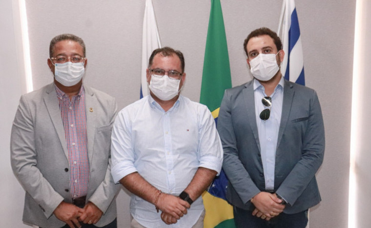 Secretário Tom Lyra se reuniu com empresário e prefeito do município de Muricilândia