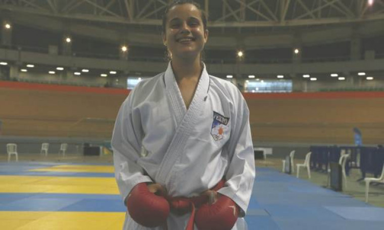 Estudante/atleta mais nova da delegação na modalidade karatê, Ana Beatriz Azevedo, 12 anos