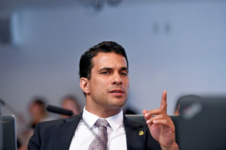 Irajá lançou sua candidatura a governador de última hora