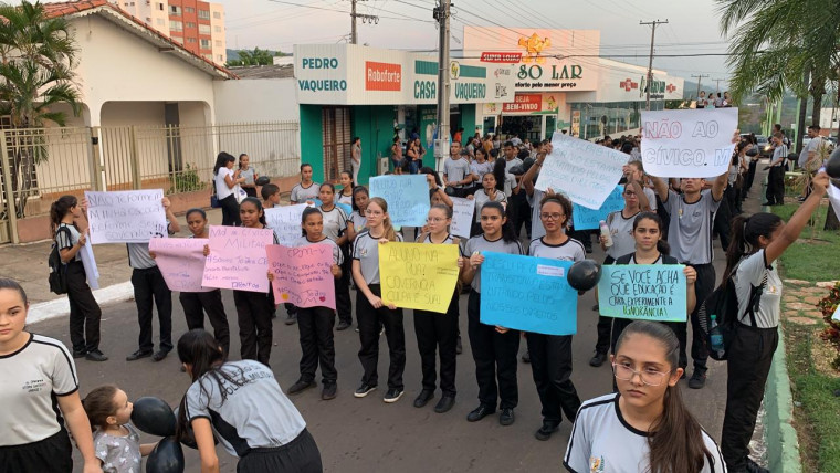 Protesto dos estudantes em Paraíso do Tocantins