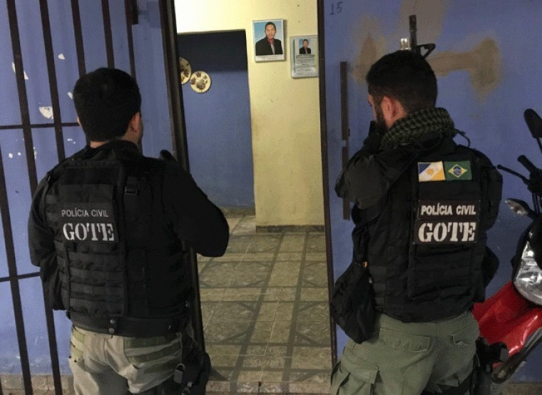 Polícia na Câmara de Vereadores de Augustinópolis