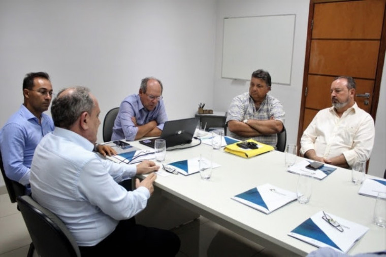 Ronaldo Veras se reuniu com Dimas, secretários e convidados