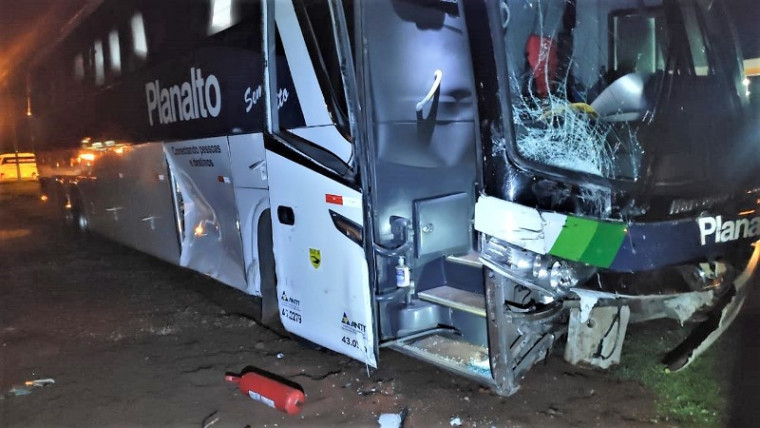 Ônibus envolvido no acidente