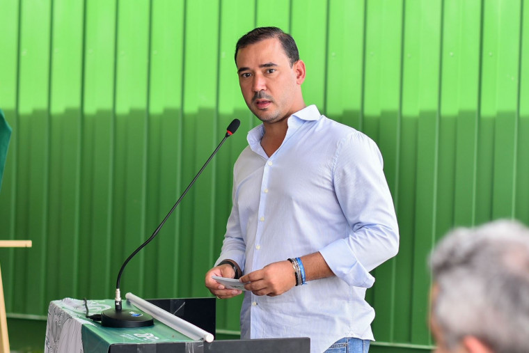 Deputado federal Vicentinho Júnior garante recursos de emendas a 13 municípios do Tocantins.