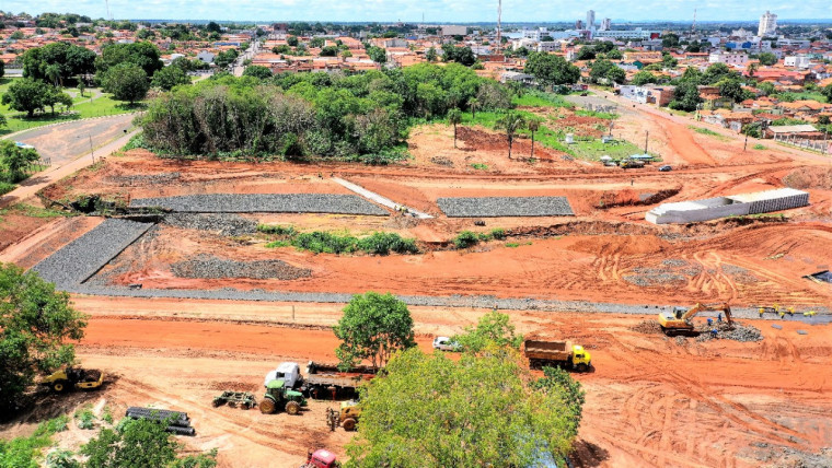 As obras da Via Norte fazem parte do Projeto de Saneamento Integrado Águas de Araguaína e foram iniciadas em julho deste ano