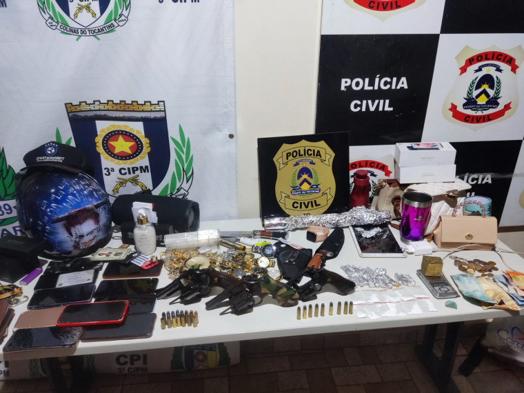 Produtos e armas apreendidos durante operação da PCTO em Colinas.
