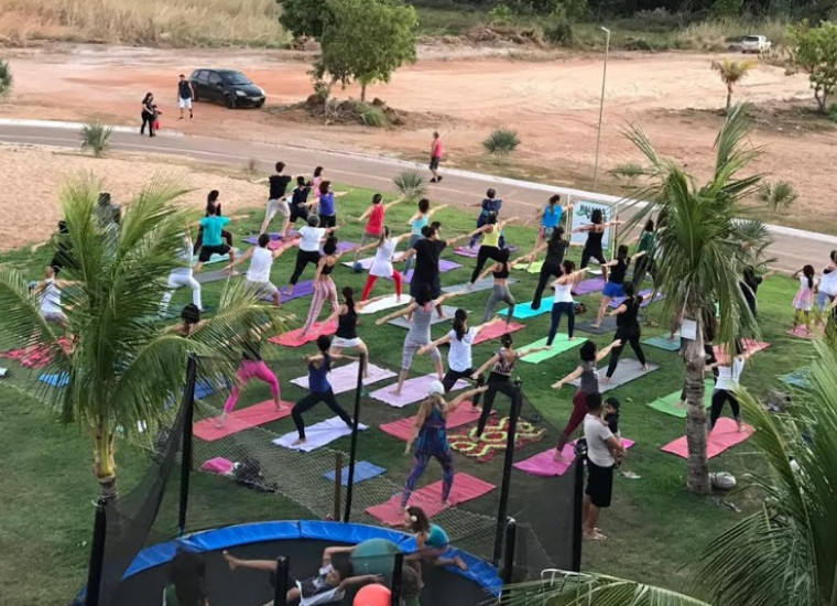 Aulas gratuitas de yoga ao ar livre