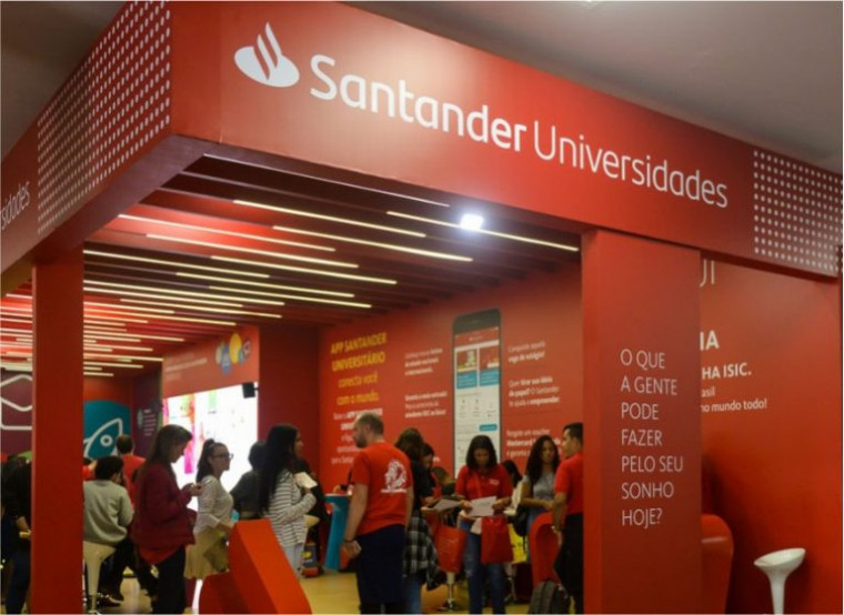 O Santander Universidades já impactou a vida de mais de 800 mil estudantes e profissionais