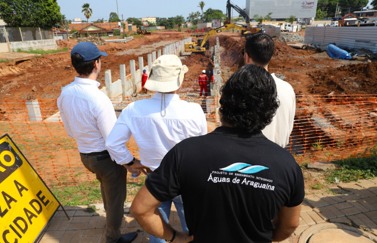Técnicos da CAF analisaram os serviços de canalização da Av. Governador Siqueira Campos