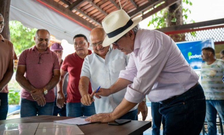 Ronaldo Dimas e Rocha Miranda em evento de filiação ao Podemos