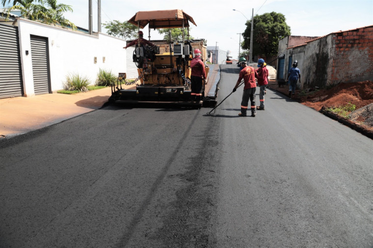 "Este é o maior programa de pavimentação do Estado do Tocantins", disse o prefeito