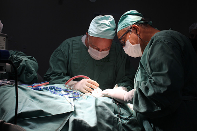Neurocirurgia sendo realizada no HDO, em Araguaína.