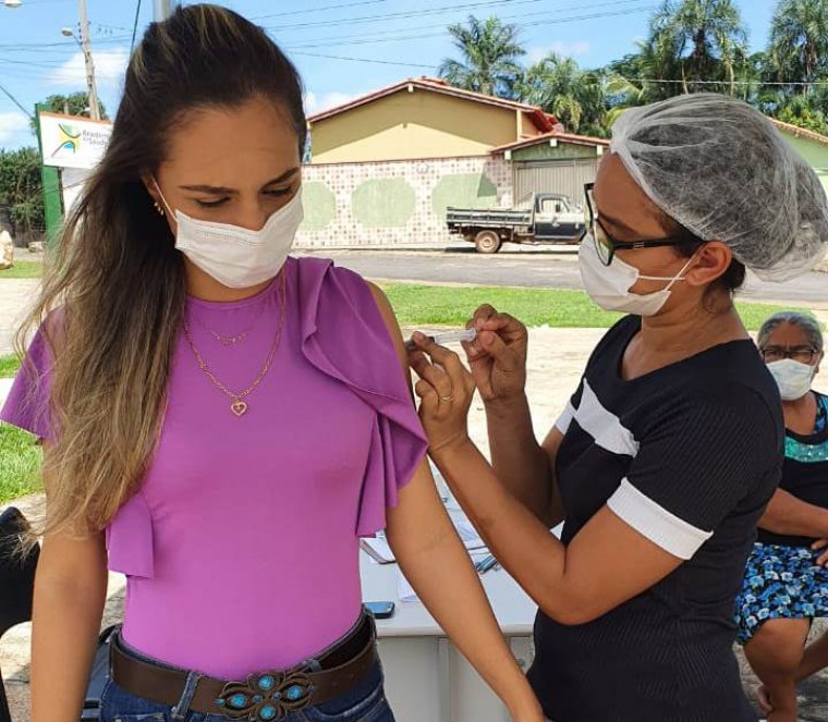 Vacinação na cidade de Pequizeiro do Tocantins