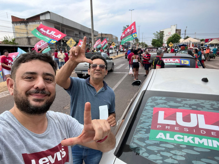 Apoiadores de Lula foram às ruas em várias cidades do Tocantins