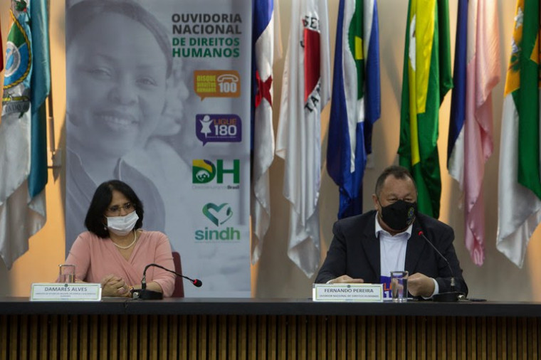 Ministra Damares Alves, titular do MMFDH, e o ouvidor nacional de direitos humanos, Fernando Ferreira