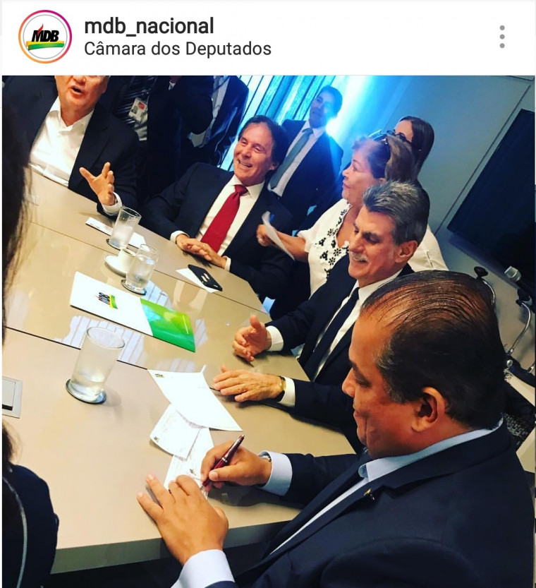 Eduardo Gomes se filia ao MDB