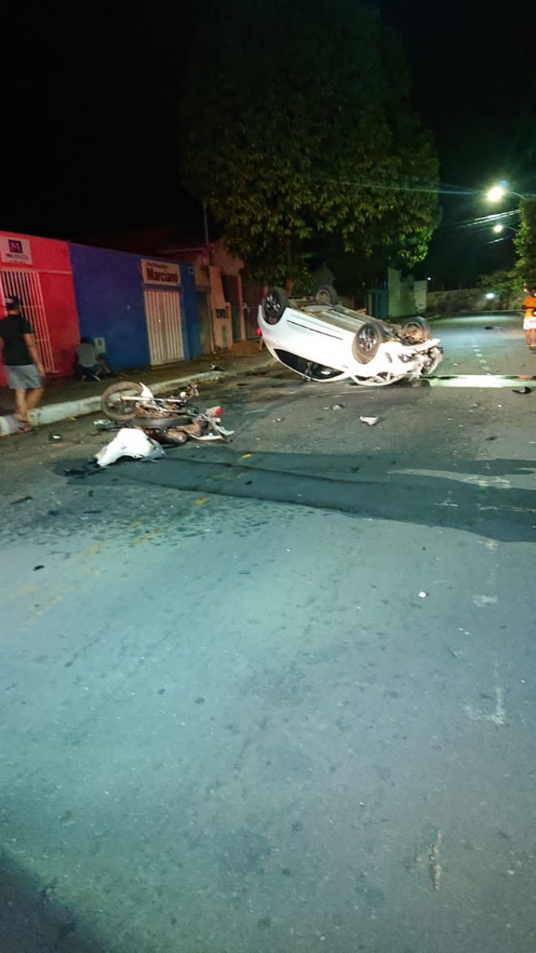 Acidente no cruzamento da Rua Sadoc Correia com a Av. Amazonas, em Araguaína.