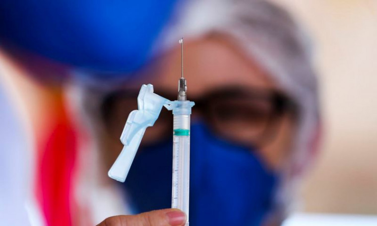 Vacinas bivalentes contra Covid chegam ao Brasil,