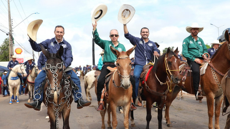 Cavalgada reuniu milhares de pessoas em Araguaína