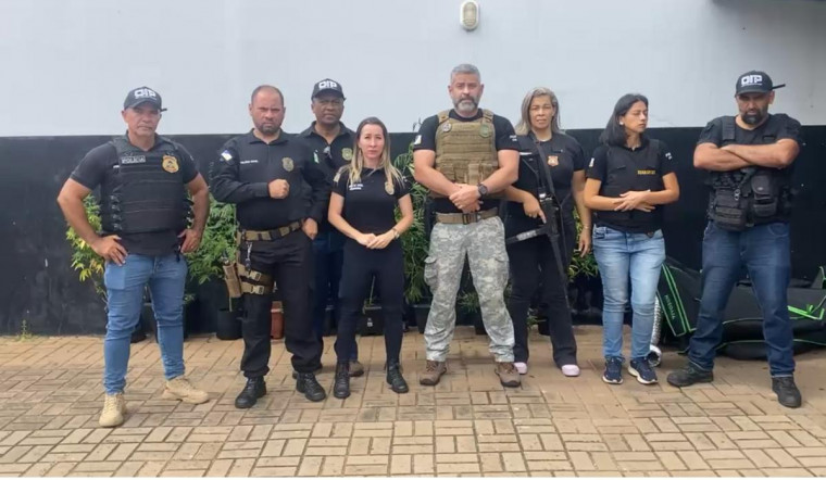 Equipes das Denarc e da Mulher de Araguaína.