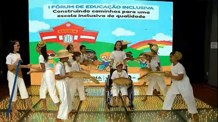 O evento foi transmitido pelo Youtube