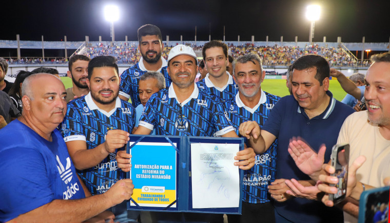 Durante o intervalo da partida governador anunciou oficialmente a reforma completa do Estádio Mirandão.