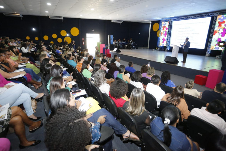 Secretaria da Educação lança programa de bonificação anual de incentivo à Educação