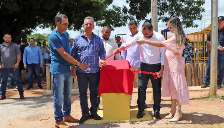 Entrega da Praça São Miguel, em Paranã