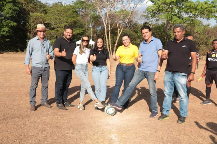 Dulce Miranda com as lideranças políticas de Miracema.