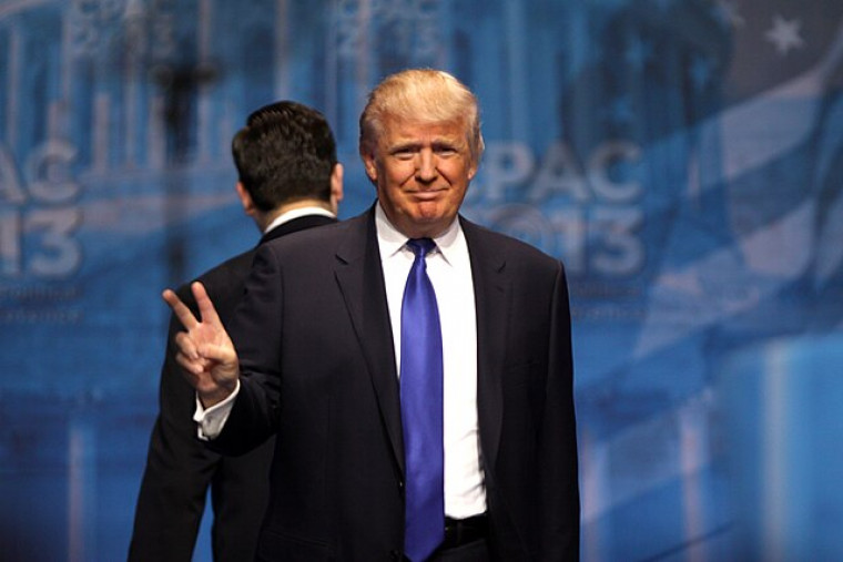 Trump anuncia novas tarifas sobre aço e alumínio e reacende temores de guerra comercial