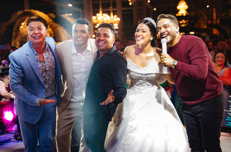 Casamento teve presença de humoristas e cantores de renome nacional
