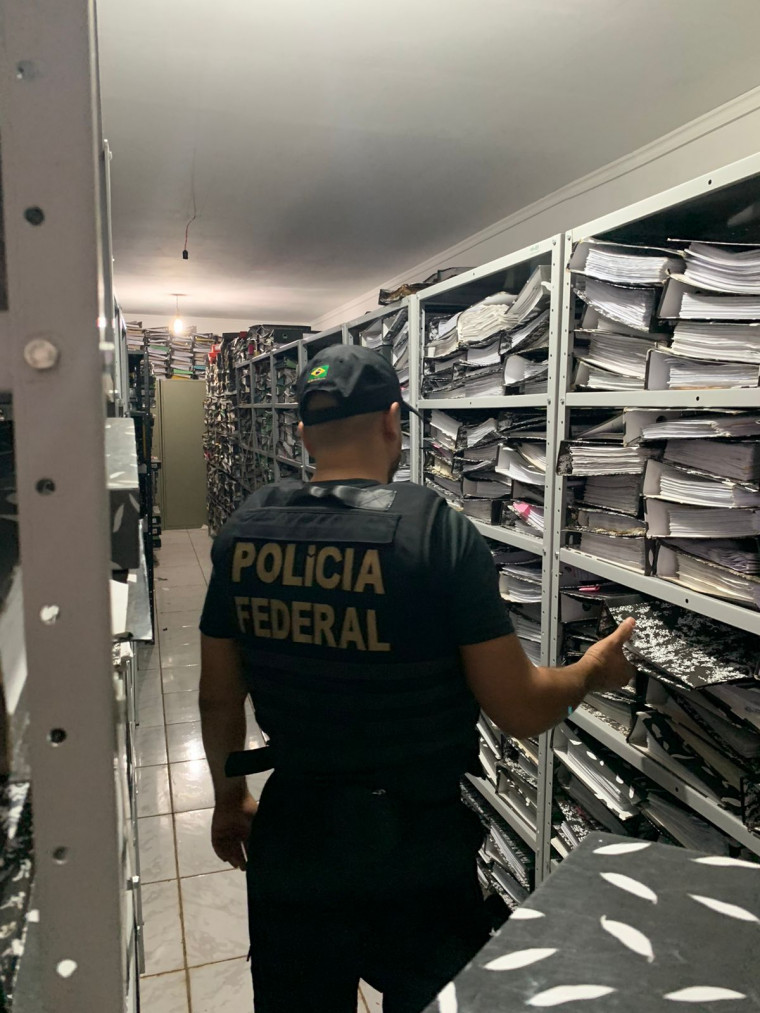 PF cita propina de 450 mil a servidores públicos