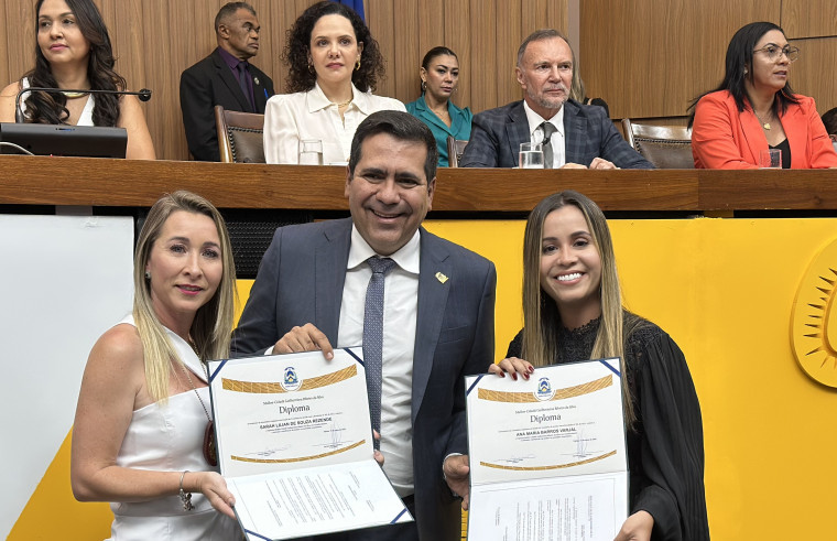 Homenageadas com o deputado estadual Marcus Marcelo.