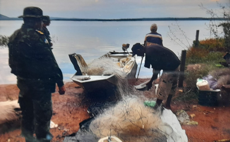 Apreensão de 28 kg de pescado e 800 metros de rede no Lago de Lajeado.