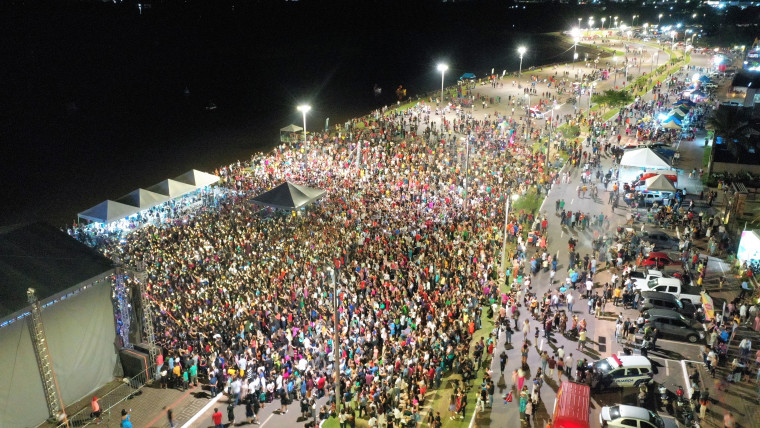 Município está disponibilizando 20 estruturas padronizadas próximas ao palco
