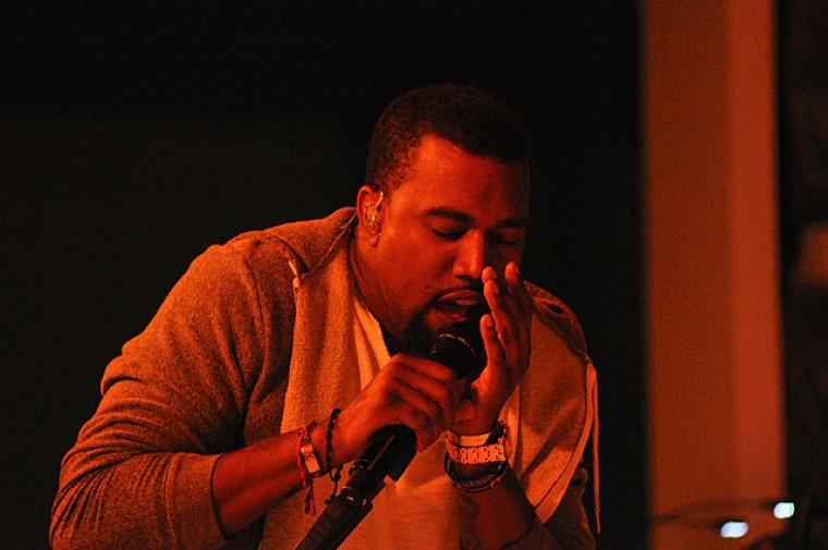 Kanye West declara amor por Hitler e defende P. Diddy