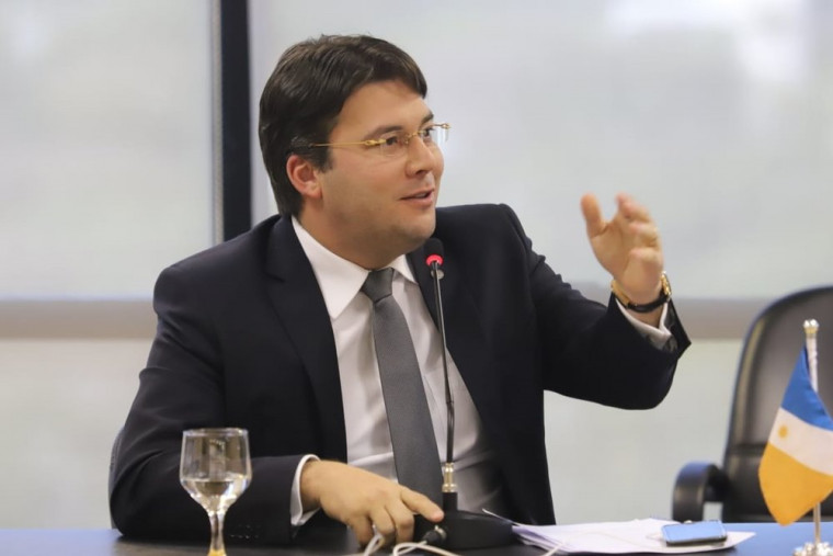 Gedeon Pitaluga disse que o advogado foi algemado como se um animal fosse